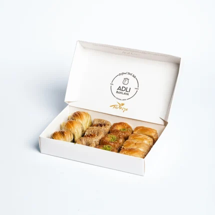 باقلوا مخلوط پسته و گردو نیم کیلویی