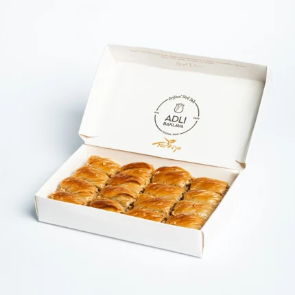 باقلوا کورم گردو نیم کیلویی